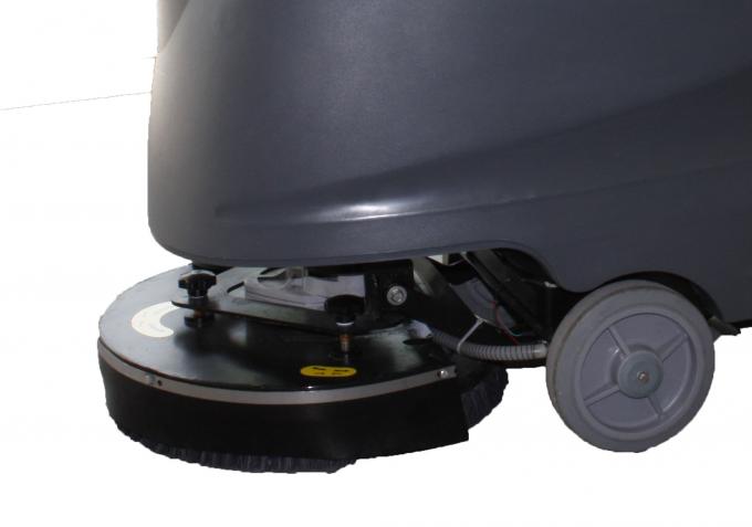 Σιδήρου λαβών βοηθημένο βούρτσα Drive μηχανών καθαρισμού πατωμάτων κεραμικών κεραμιδιών ώθησης εμπορικό 0