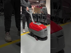 Το μηχάνημα καθαρισμού δαπέδου FS17B μπορεί εύκολα να διπλωθεί και να αποθηκευτεί.